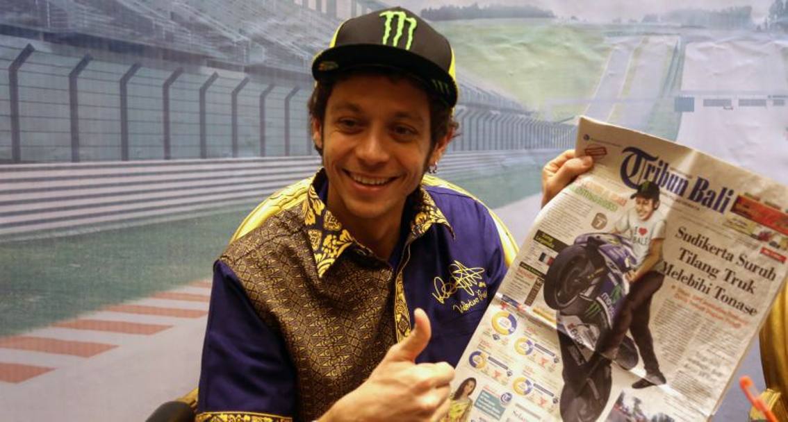 Valentino Rossi ha fatto tappa a Bali, in Indonesia, per un impegno promozionale della Yamaha. Il pesarese  stato accolto al solito come un idolo e il suo arrivo  stato annunciato anche sui quotidiani locali. Il pesarese rester ancora per qualche giorno prima di volare a Sepang, in Malesia, dove luned iniziano i primi test della MotoGP